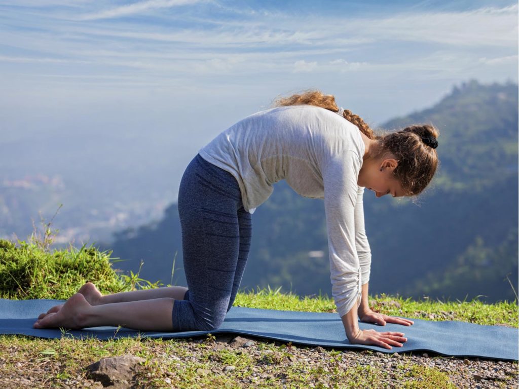 Практика спокойствия: 4 позы из йоги, которые полезно делать при плохом настроении. Упражнения подойдут и тем, кто никогда их не делал