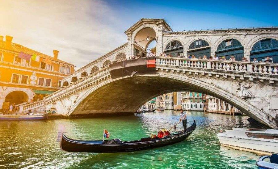 Социализация нон-стоп: москвичка переехала в Венецию и рассказала, чем же отличается солнечная Италия
