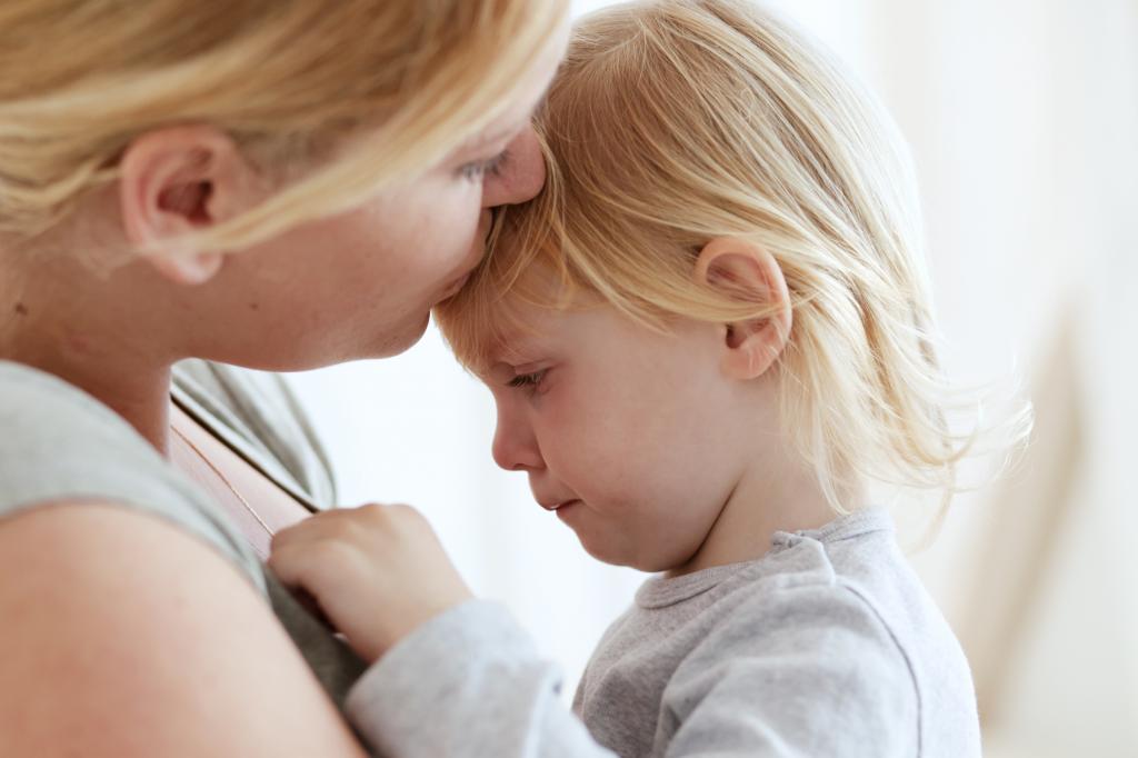 Как узнать, тревожится ли ваш ребенок? Психолог рассказала, как установить крепкую связь с малышом