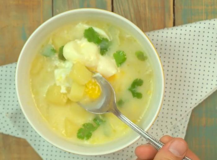 Венесуэльский куриный суп с картофелем и кориандром: готовится легко и быстро