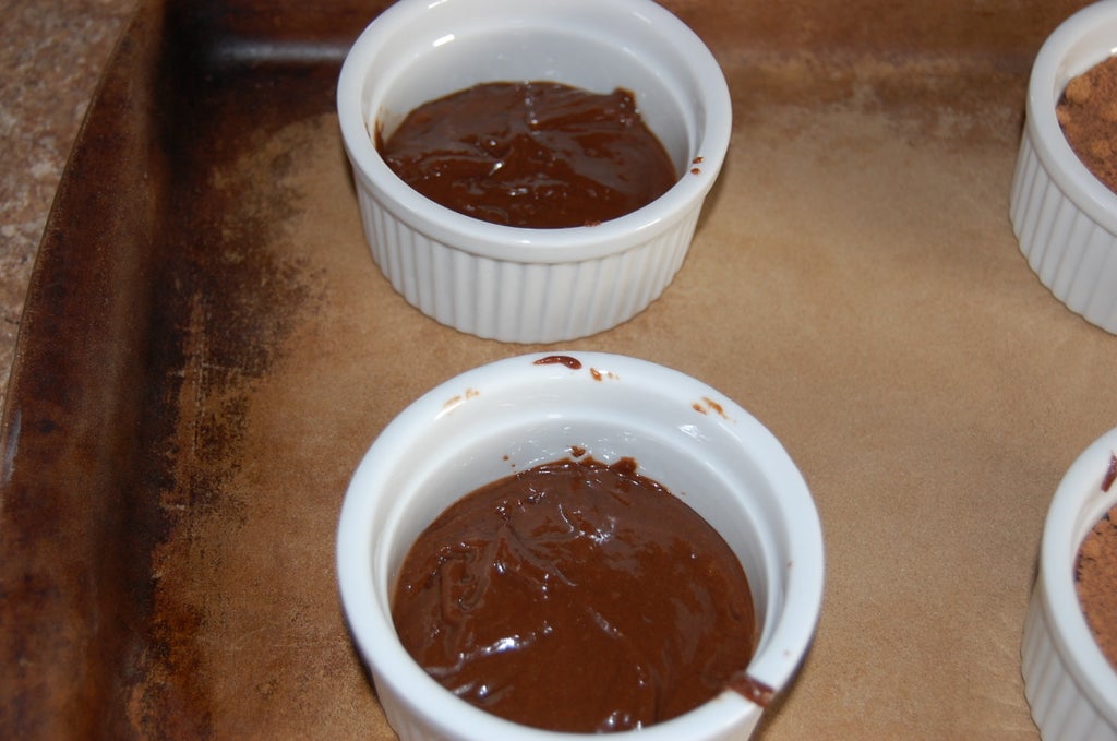 Шоколадное пирожное с кремом мокко: отличное дополнение к ароматному кофе