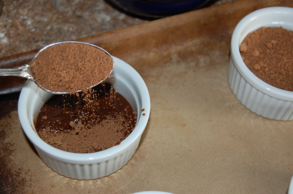 Шоколадное пирожное с кремом мокко: отличное дополнение к ароматному кофе
