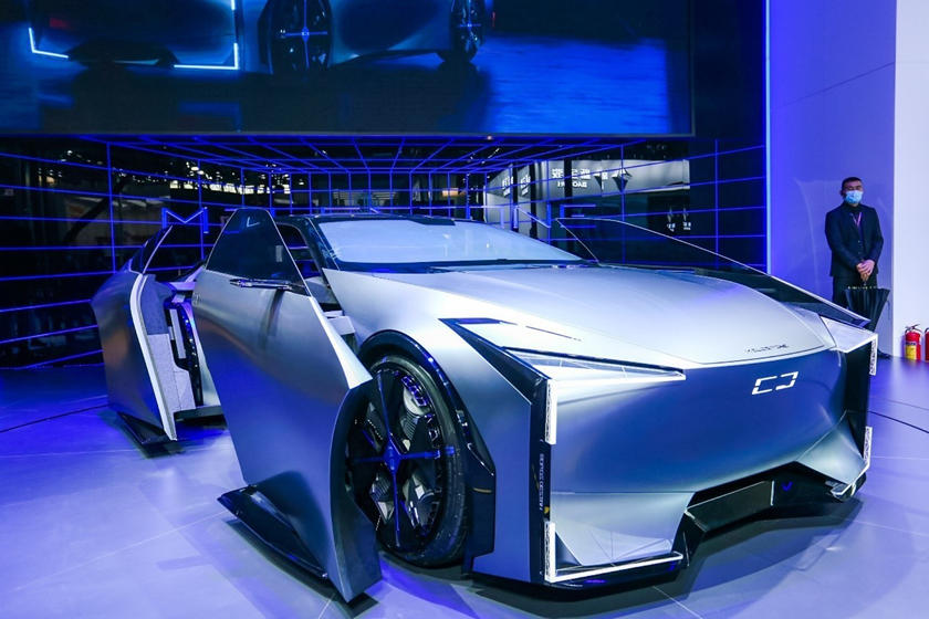Электрический седан будущего: компания Qoros показала революционный концепт Milestone