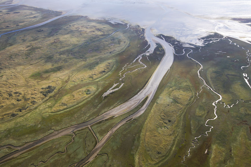 Нидерландский фотограф 7 лет снимал приливы и штормы на голландском побережье: что у него получилось
