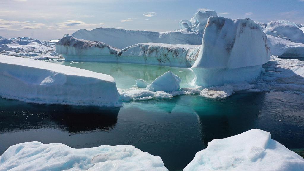 Бутилированная вода родом из Гренландии: самый абсурдный продукт 2020 года, согласно мнению учредителей премии Environmental Shame Award