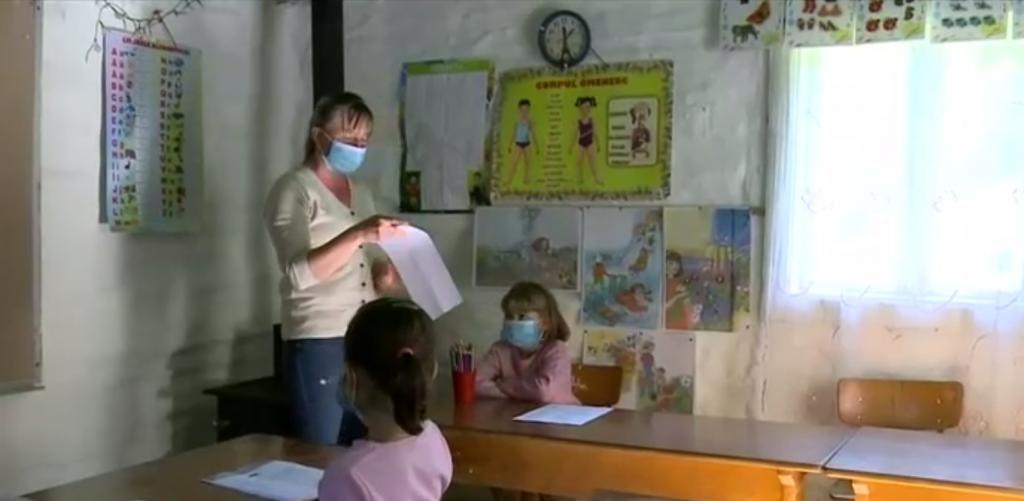10 учеников в ней уже не поместятся: как выглядит крошечная школа в Румынии (фото)
