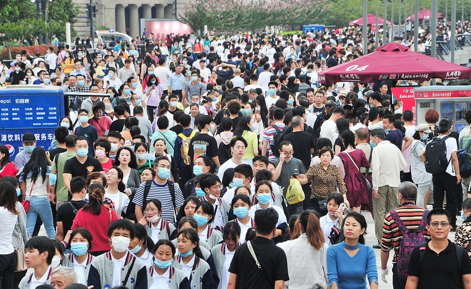 600 млн местных жителей свободно перемещаются во время празднования Национального дня Китая и Золотой недели, которая следует за ним