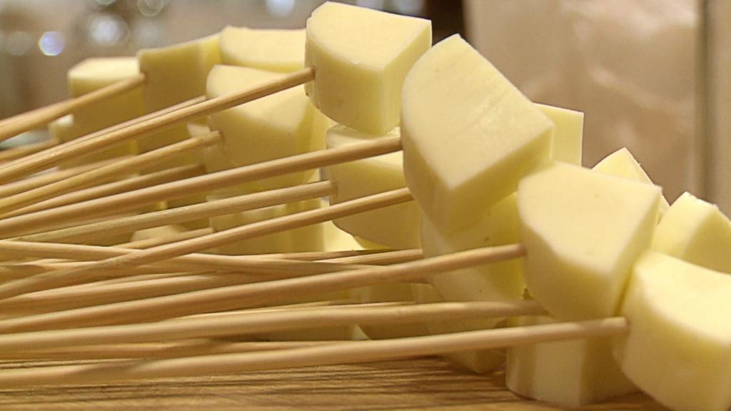 На втором месте плавленый: россияне назвали любимые сорта сыра