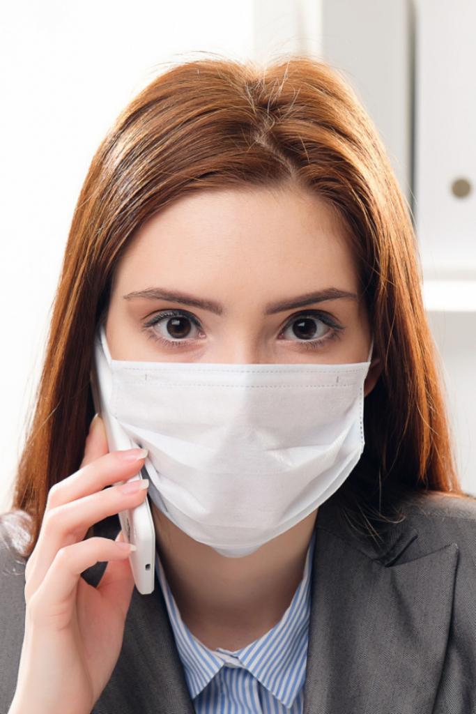 Защищают не только от вирусов: врач Алексей Едемский рассказал о еще одном преимуществе ношения масок