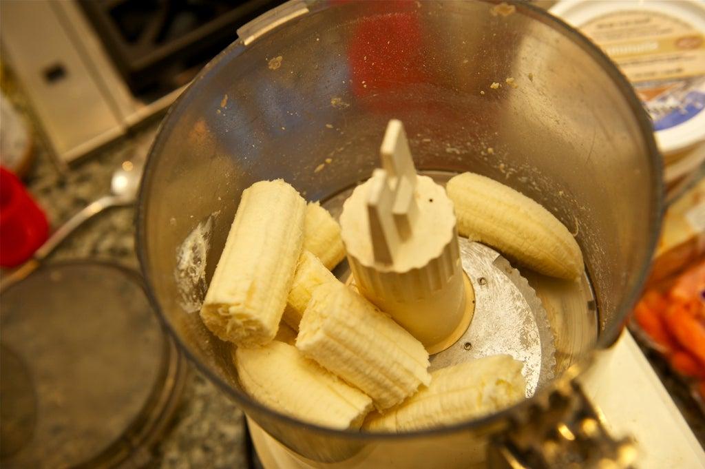 Радую себя пирожными и не боюсь за фигуру: готовлю низкокалорийную вкуснятину с ягодами и бананом