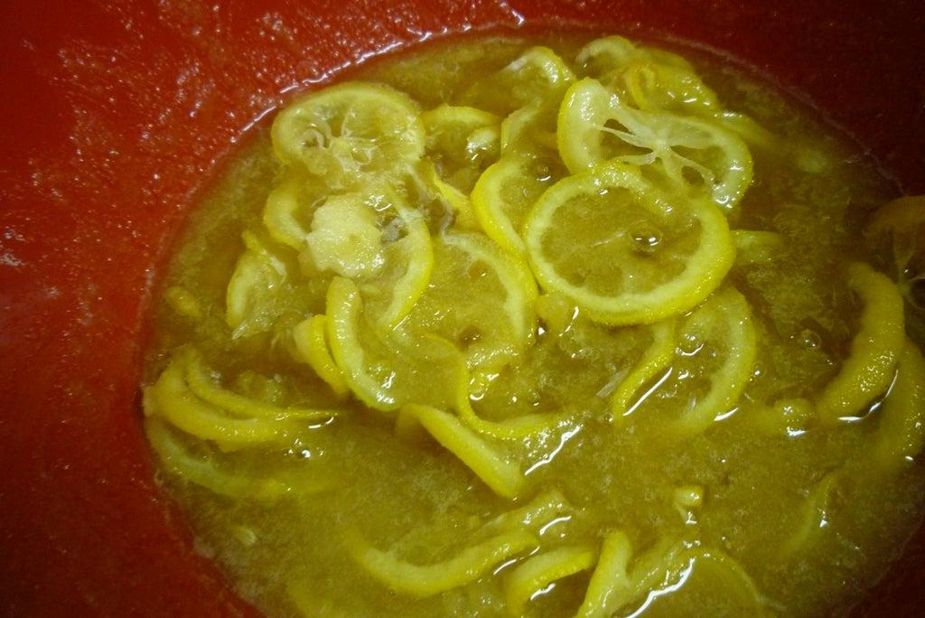 Ароматный пирог с лимонными дольками – мое любимое лакомство, которое я готовлю по праздникам и не только