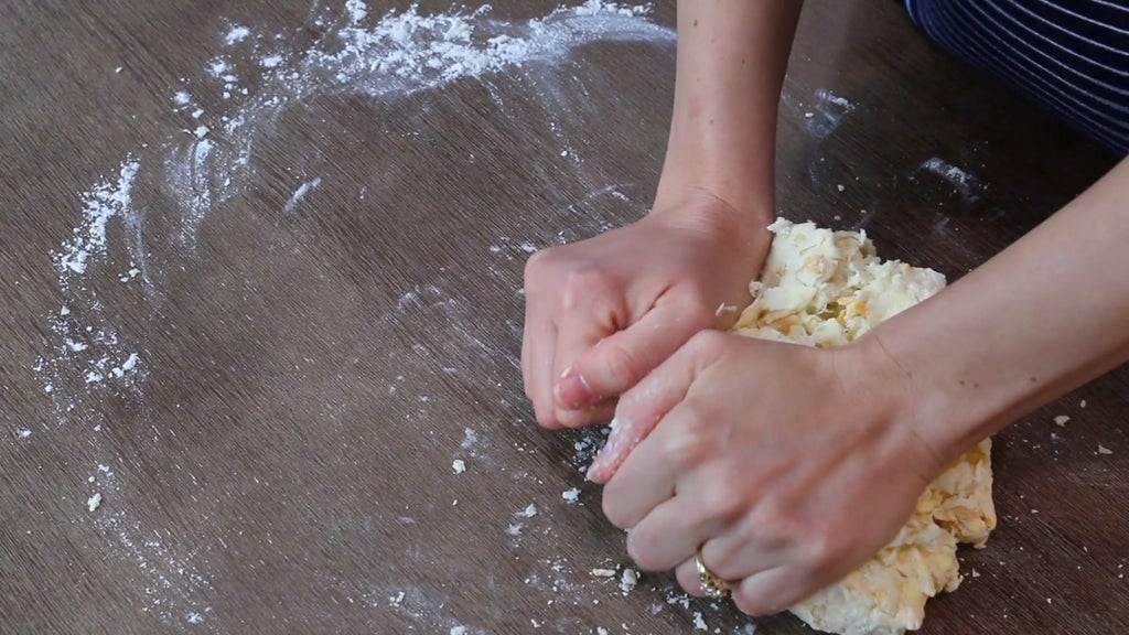 Из пахты и сыра получается очень вкусное печенье: выпечку заранее готовлю в большом объеме – улетает в один миг