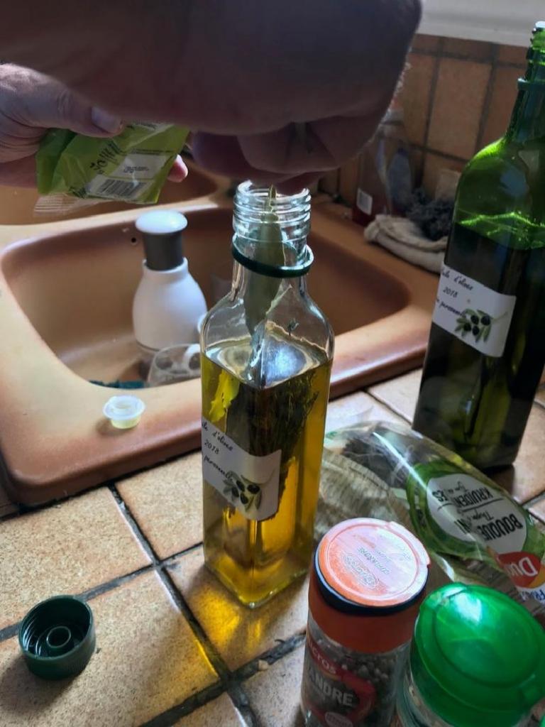 Пряное оливковое масло в средиземноморском стиле: отлично подходит для жарки или добавления в салат