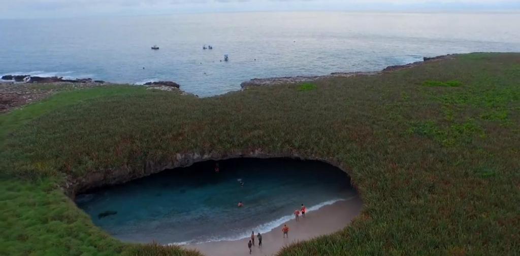 Мужчина посетил Скрытый пляж в Мексике и запустил в небо дрон: невероятные кадры беспилотника (видео)