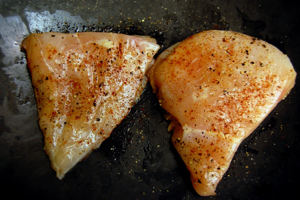 Сочные бургеры с курицей и запеченным перцем: вкуснее, чем в ресторанах быстрого питания