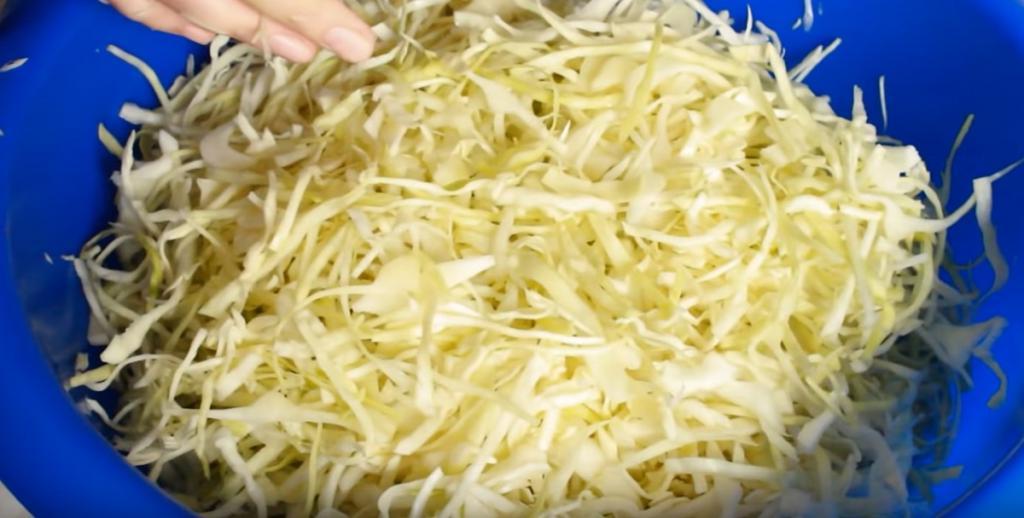 Квашеная капуста в банке: простой рецепт засолки без заранее приготовленного маринада, сахара и уксуса