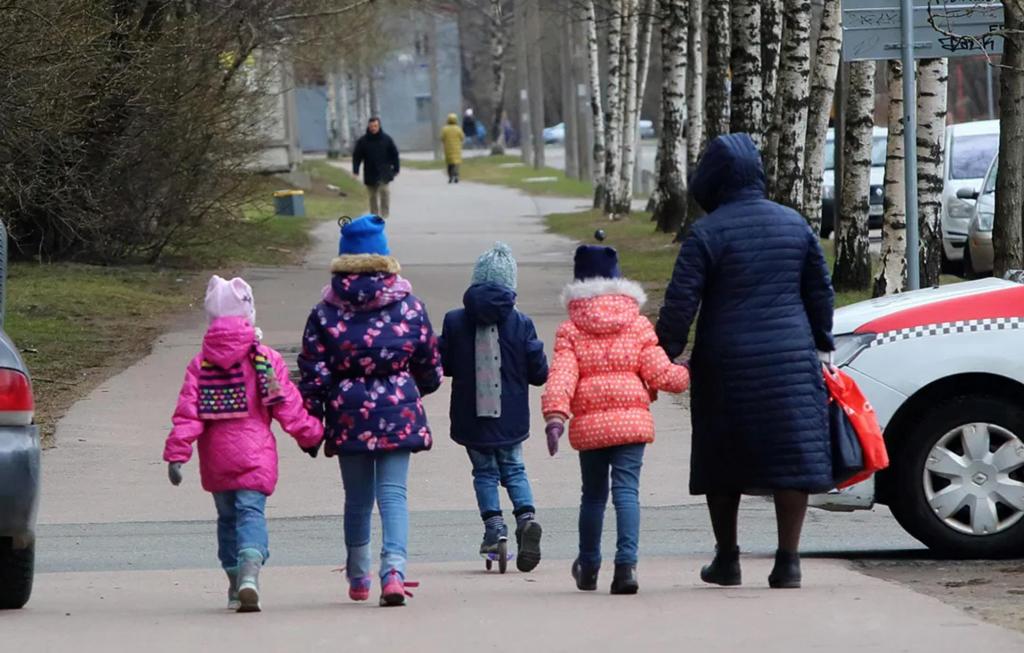 Новые выплаты детям - направлено 8,8 млрд рублей на детей определенного возраста