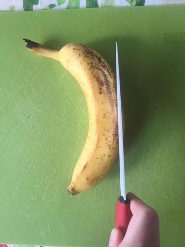 Для семейного праздника на природе готовлю на десерт банановый сплит: рецепт