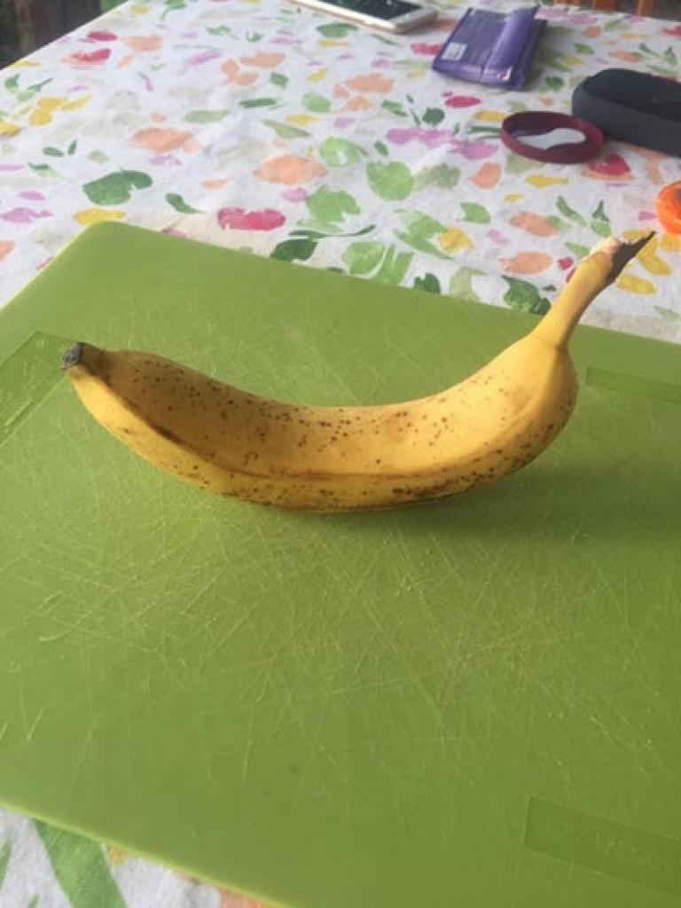 Для семейного праздника на природе готовлю на десерт банановый сплит: рецепт