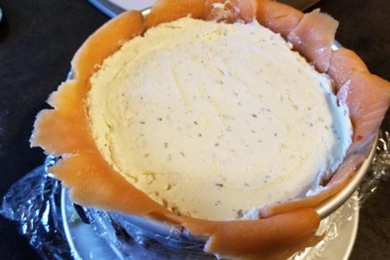 Охлажденный пикантный террин из лосося и сыра: удивляю гостей необычной холодной закуской
