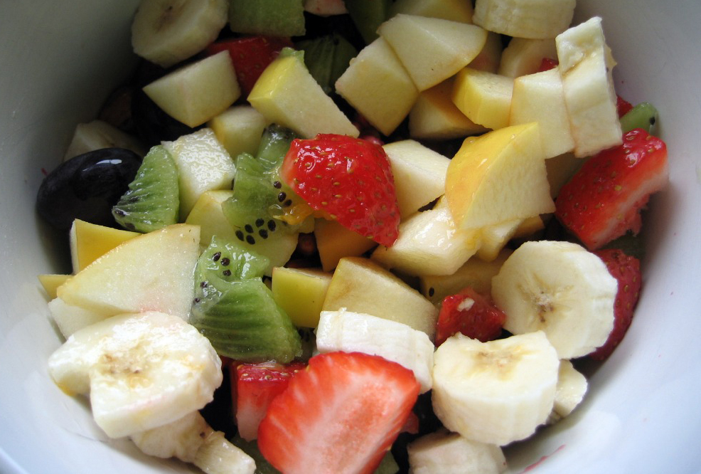 Замороженный йогурт с фруктами: здоровое лакомство для тех, кто следит за своим питанием
