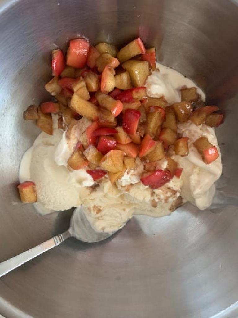 Домашние тарталетки с яблочным мороженым: ароматное лакомство с нежным вкусом