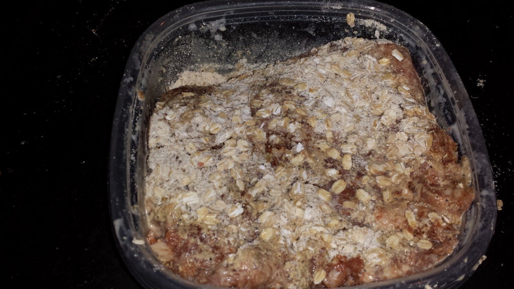 Мясная запеканка со сливочным соусом из лисичек: сытное блюдо на радость всей семье
