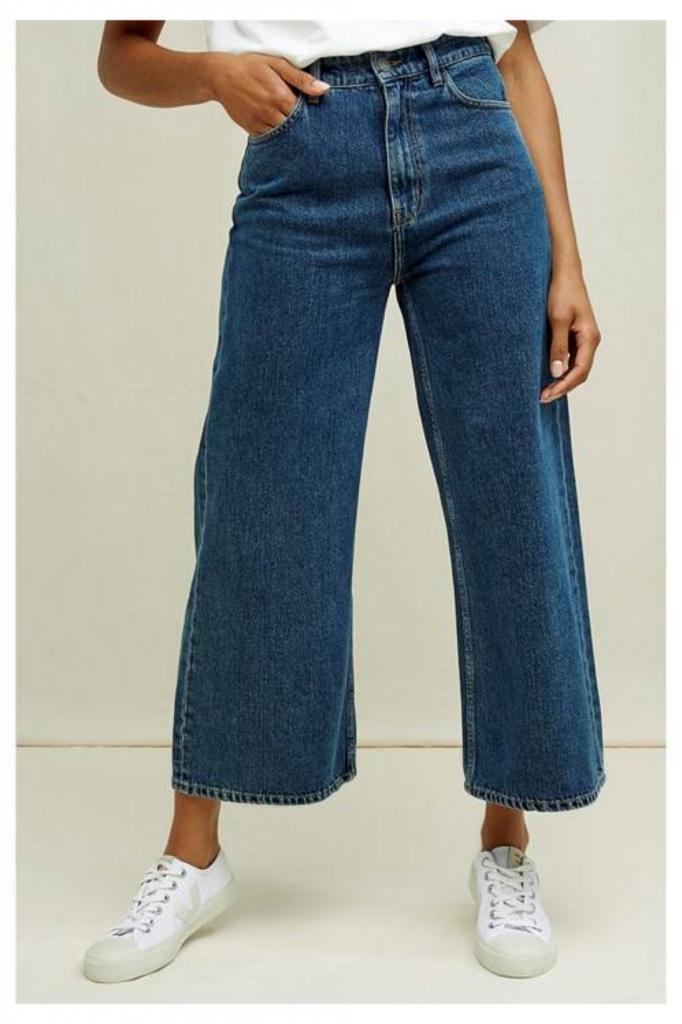 Самая удобная вещь в гардеробе – джинсы. Уже известно, какие тренды ждут нас в 2021 году