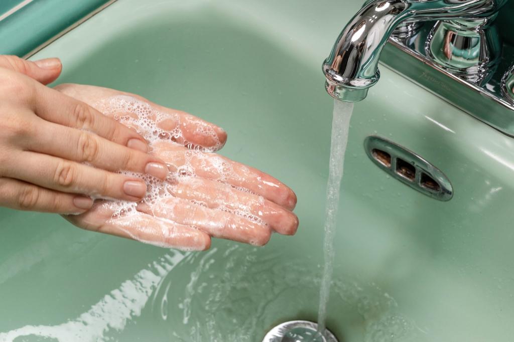 COVID-19 и мытье рук: английское исследование показало, сколько предметов в день дети трогают своими руками