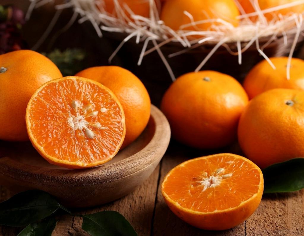 Болит голова? Не ешьте апельсины. Диетологи рассказали, какие продукты усугубляют мигрень