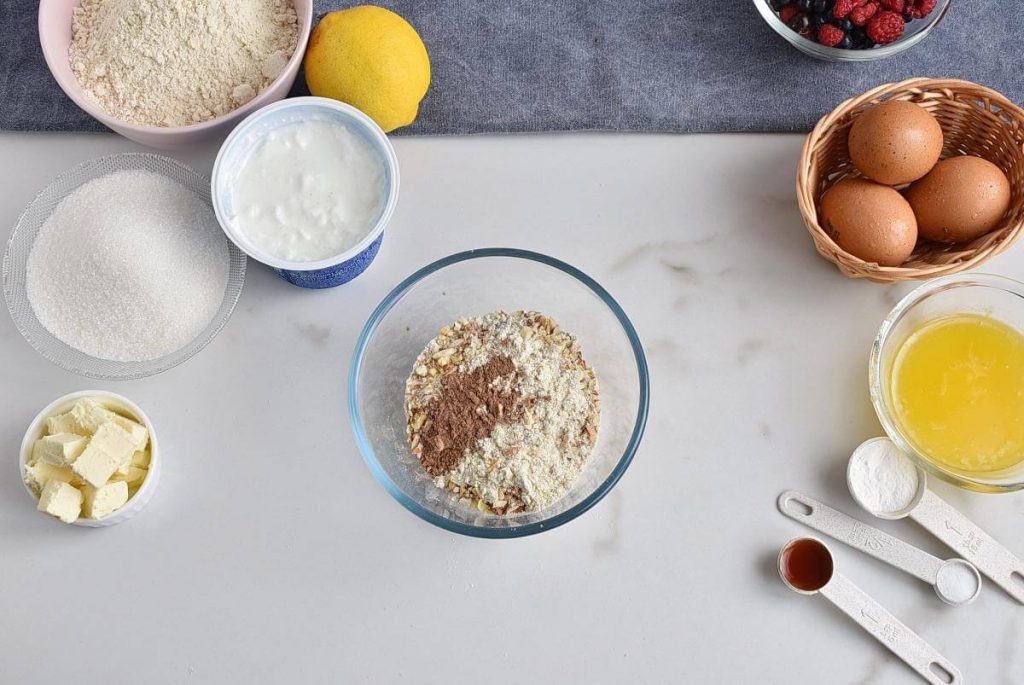 Ягодный пирог на завтрак - привычное дело для меня: рецепт с йогуртом и орешками покорил с первого кусочка