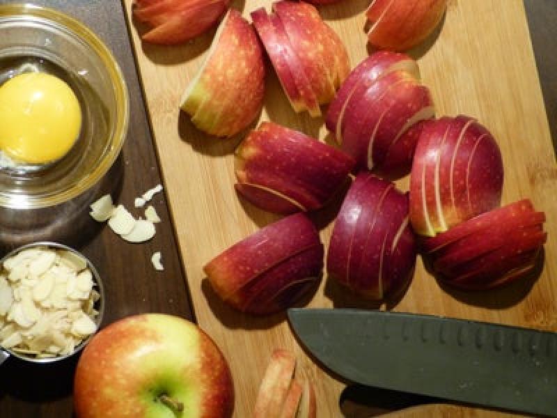 Французский яблочный пирог - рассыпчатый и хрустящий десерт из простых ингредиентов к праздничному столу