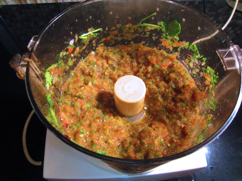 На обед или ужин готовлю домашние кальцоне с овощным соусом