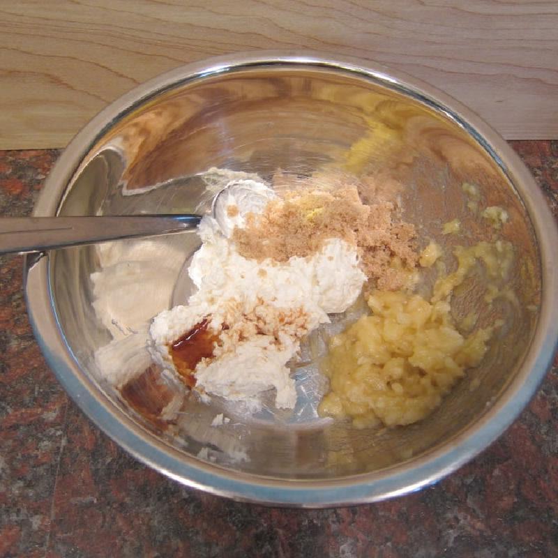Сладкая закуска без лишних калорий: клубничка, фаршированная банановым кремом