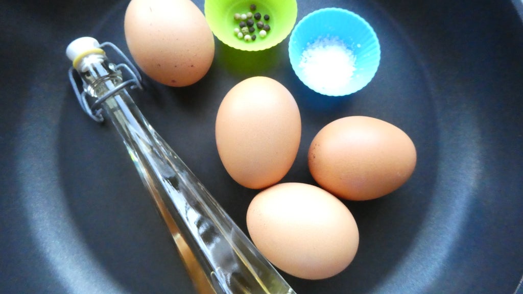 Ролл-омлет за 15 минут: вариант сытного и легкого завтрака для двоих