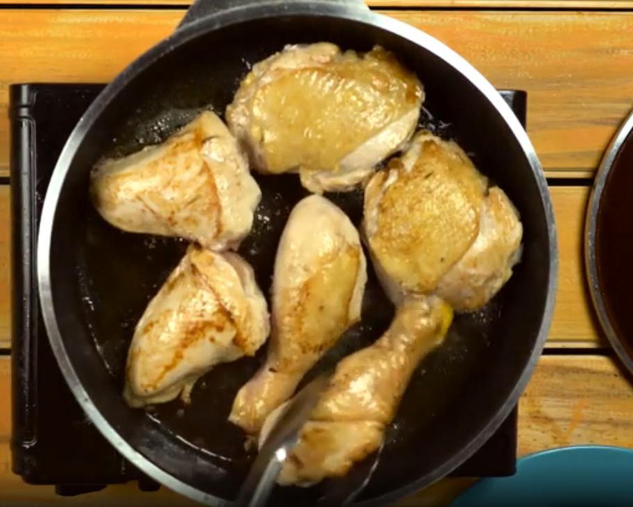 Новый вкус старого блюда: рецепт курицы, заправленной кокосовым соусом
