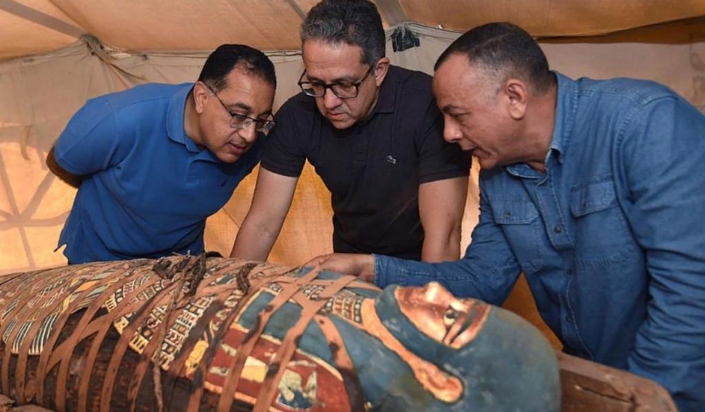 Археологи обнаружили еще один огромный новый тайник с неоткрытыми саркофагами в Саккаре: им 2500 лет