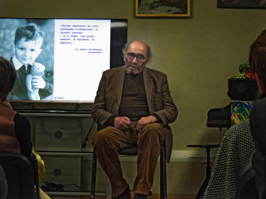 Автор "Невозвращенца", "Последнего героя" и "Московских сказок": в октябре Александру Кабакову исполнилось бы 77 лет