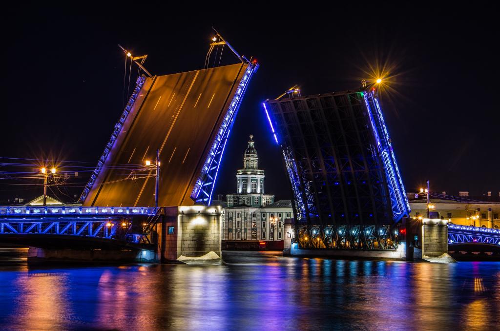 За сутки до наступления календарной зимы: когда в Петербурге завершится сезон разведения мостов