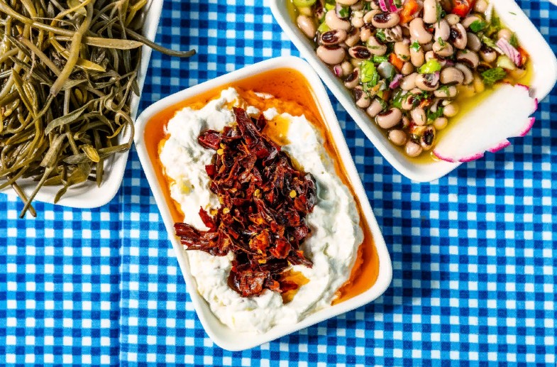 Мезе - неотъемлемая часть турецкой кухни: многие туристы теряются, когда видят обилие закусок