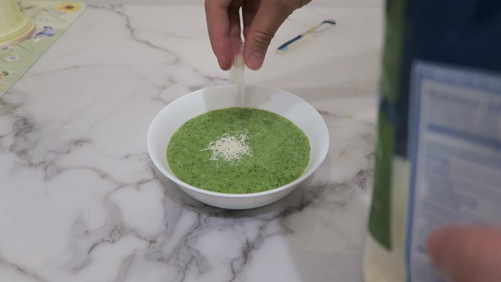 Легкий и вкусный суп с брокколи и сыром: сытный и здоровый вариант ужина для двоих