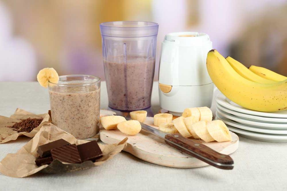 Бананы, цитрусовые, йогурт: диетологи назвали продукты, которые лучше не есть натощак