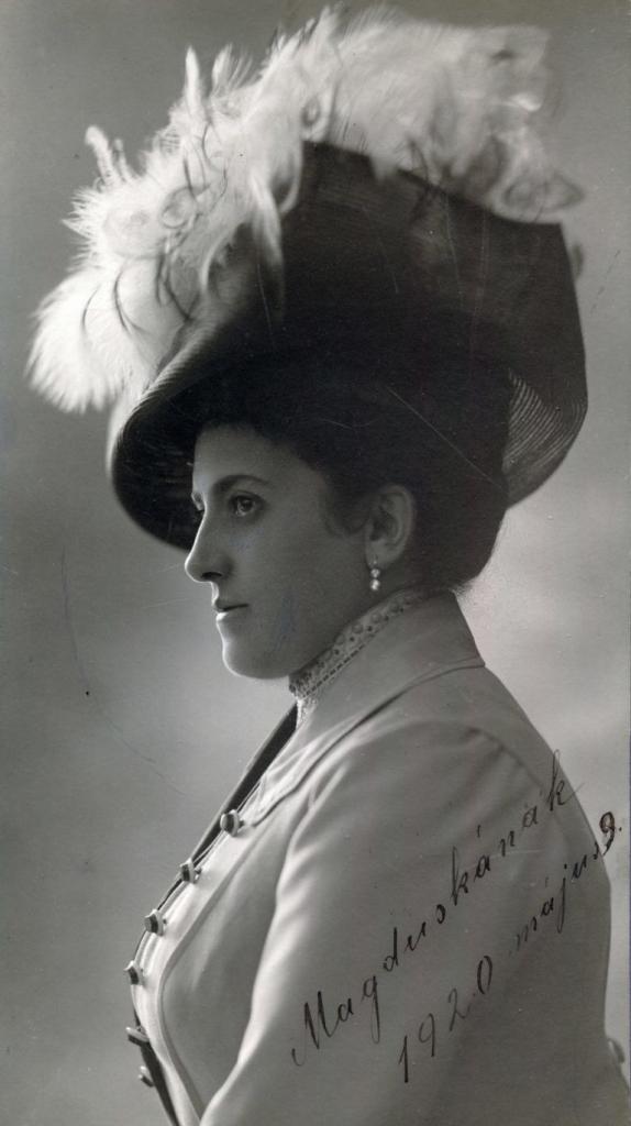 Главная модная потеря столетия - женские шляпки: 9 архивных фото шикарных головных уборов