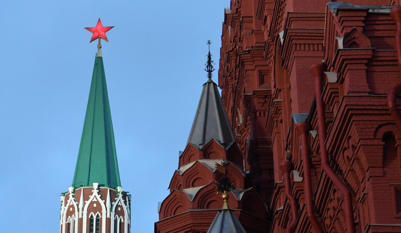85 лет назад Кремль украсили звездами: сначала они были медными, с уральскими самоцветами