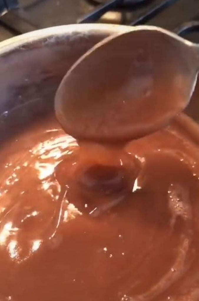 Орешки собраны, наступила пора готовить чурчхелу: домашний рецепт вкусного лакомства