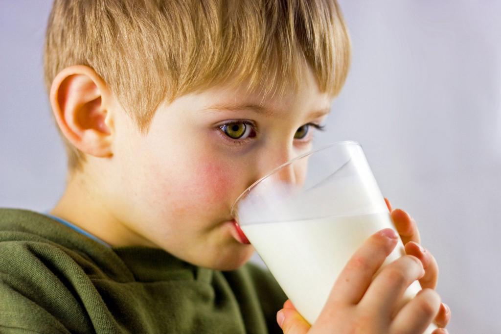 Молоко, киви и не только: педиатр назвала продукты для профилактики инфекций дыхательных путей