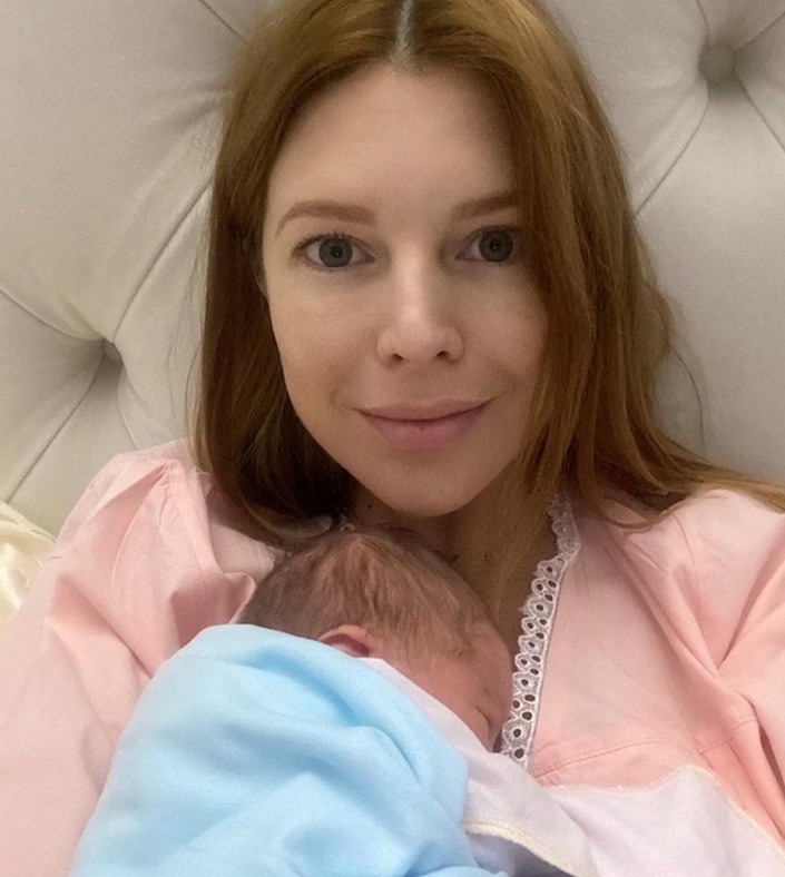 Наталья Подольская недавно родила сына Ваню в "королевской спальне": видео