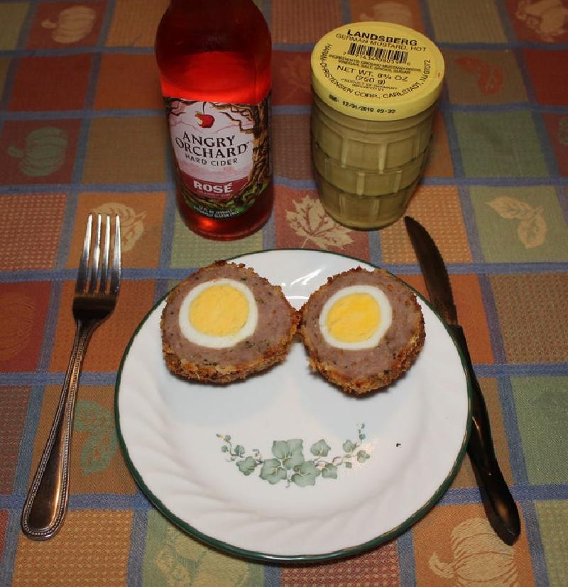 Шотландские яйца к праздничному столу: великолепно сочетаются с любым гарниром