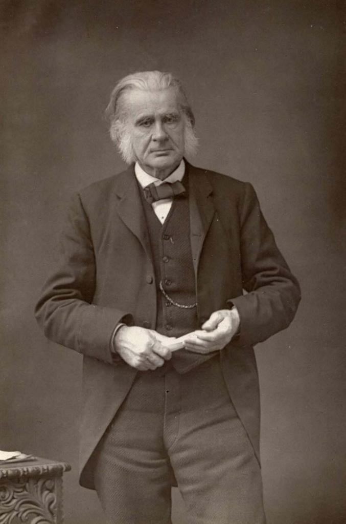 Князь Кропоткин искал подтверждение теории Дарвина, но пришел к выводу, что основа развития - доброта и взаимопомощь, а не конкуренция