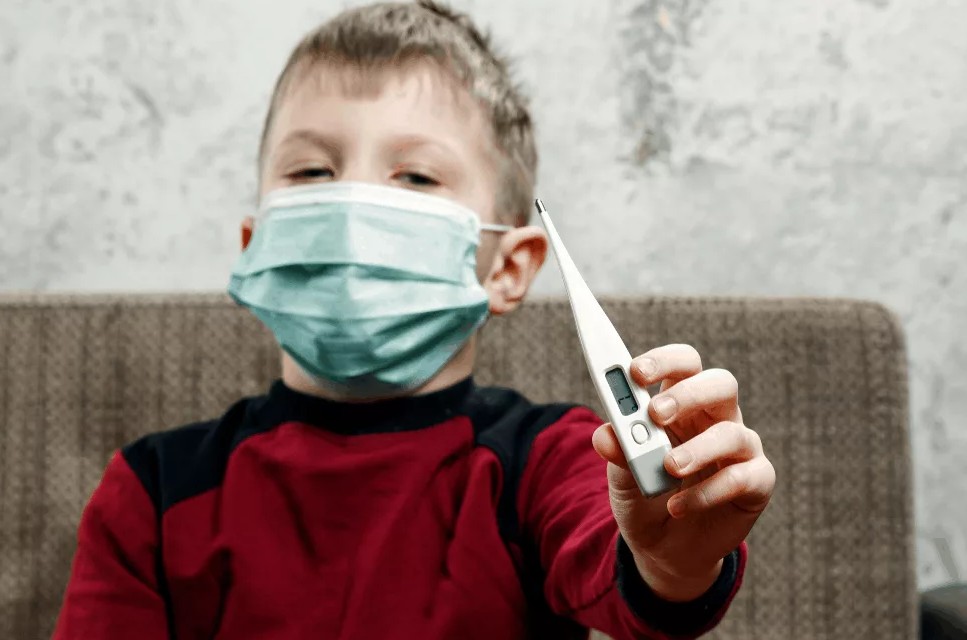 Обнаружено серьезное последствие коронавируса у мальчиков. Ранее считалось, что вирус для детей не опасен